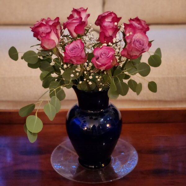 suncoastbotanicals silverdollarblueboxeucalyptus withroses